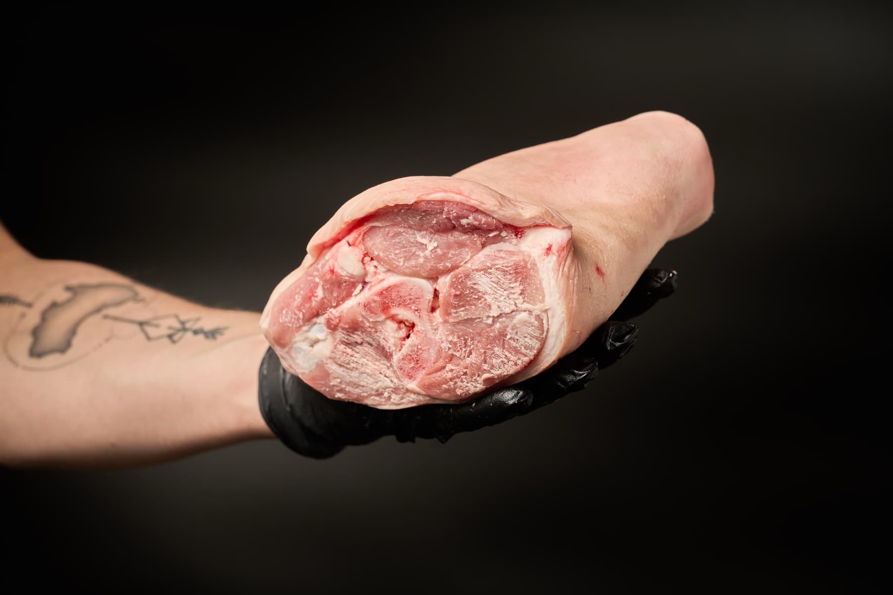 Vepřové koleno přední s kostí 1kg