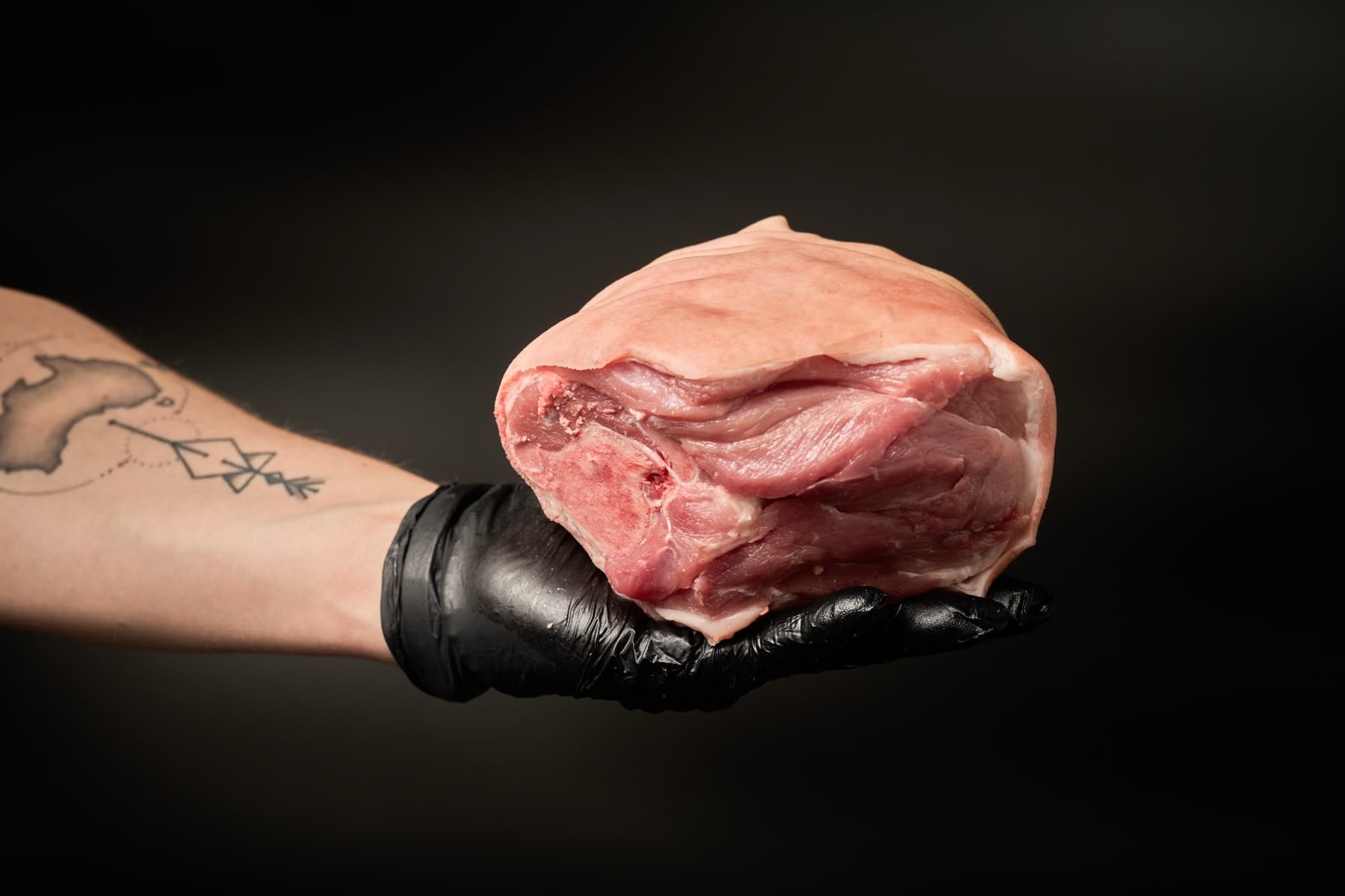 Vepřové koleno zadní s kostí 1kg